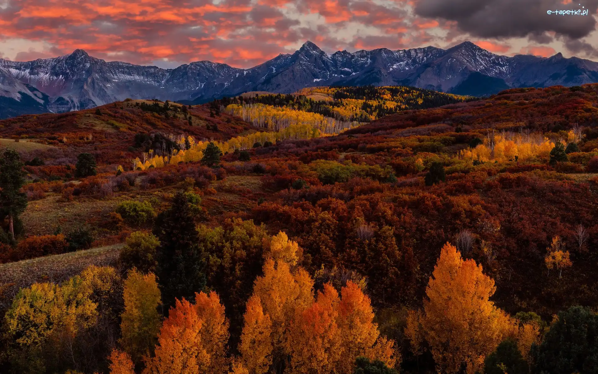 Jesień, San Juan Mountains, Kolorado, Góry, Niebo, Chmury, Dallas Divide, Wzgórza, Las, Zachód słońca, Drzewa, Stany Zjednoczone