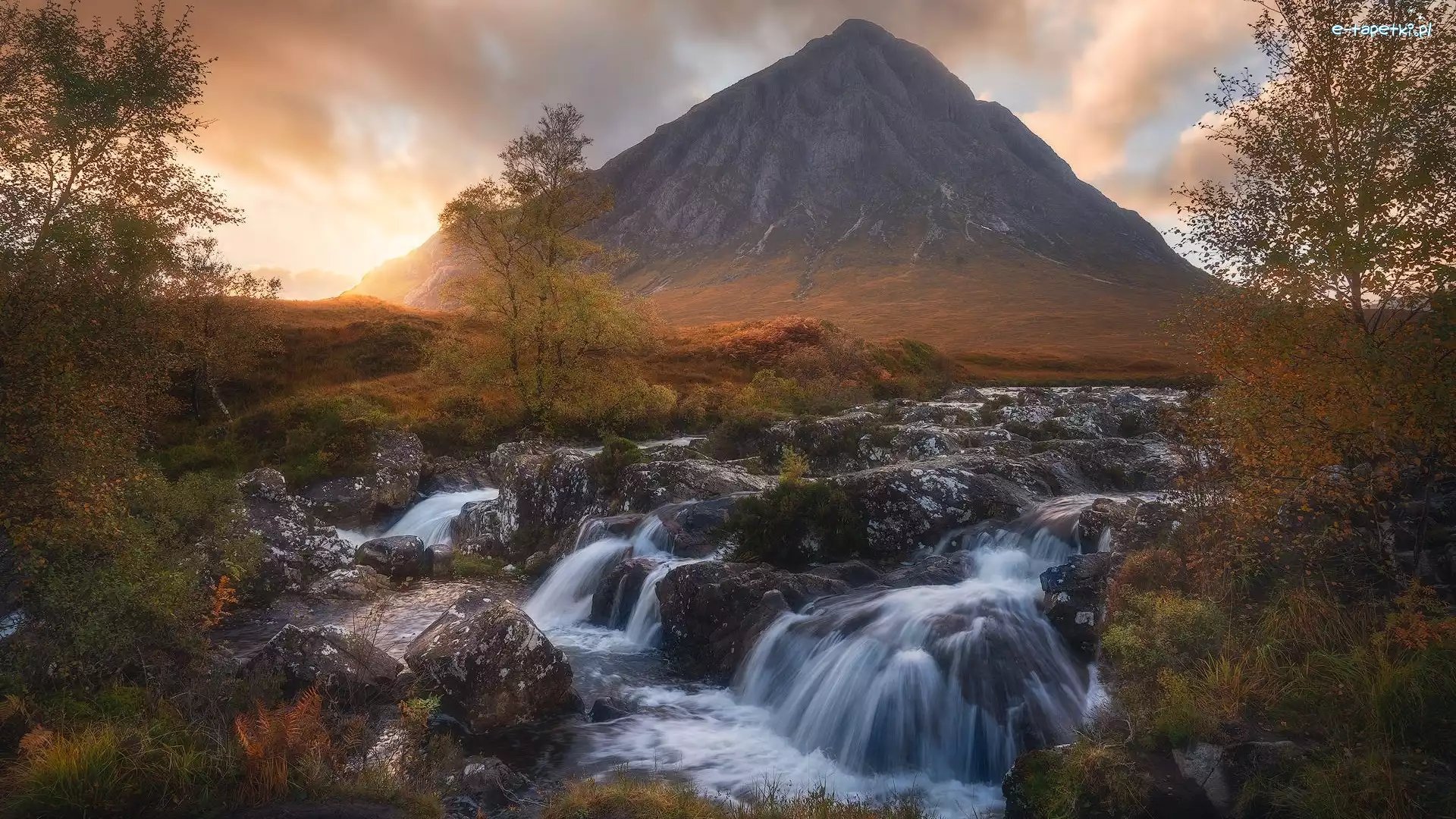 Rzeka, Jesień, Szkocja, Skały, Buachaille Etive Mor, Dolina, Glen Coe, Zachód słońca, Góra, Drzewa
