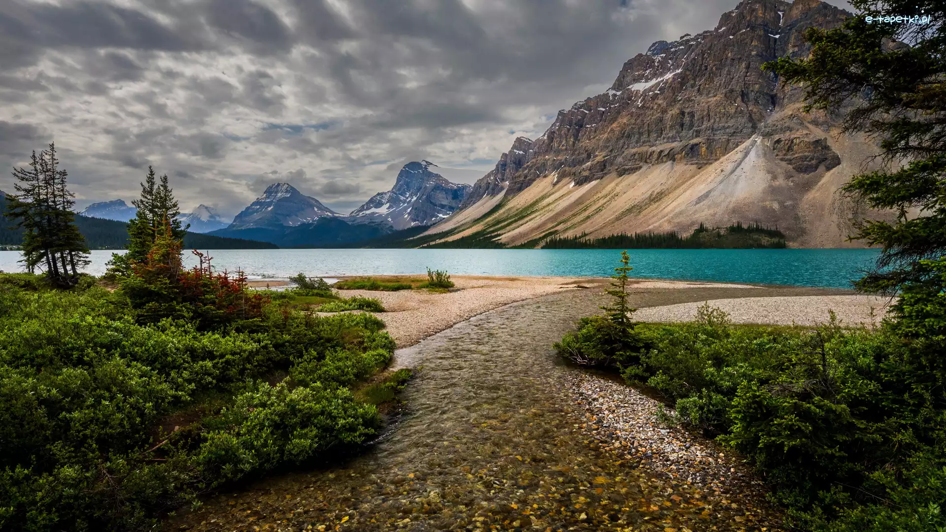 Bow Lake, Góry, Kanada, Chmury, Jezioro, Kamienie, Drzewa, Park Narodowy Banff