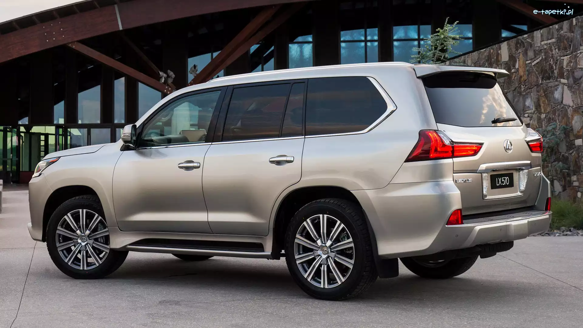 Srebrny, Lexus LX