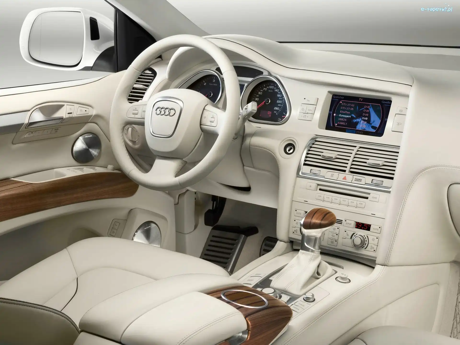 Audi Q7, Biały, Środek