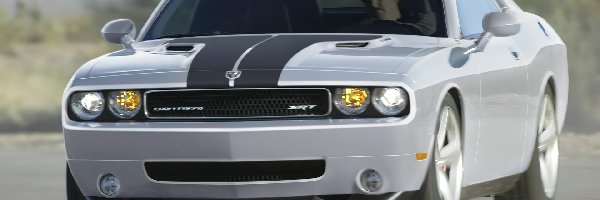 Jazda, Test, Dodge Challenger SRT8