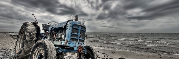 Morze, Traktor, Stary