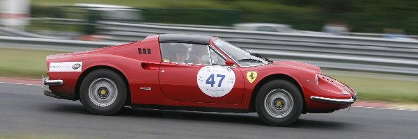 Klasyków, Wyścig, Ferrari Dino