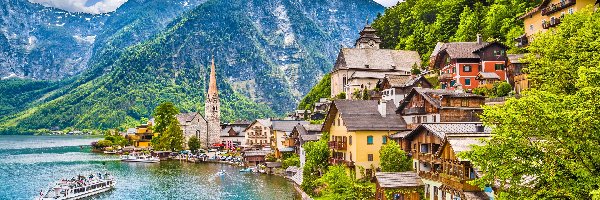 Domy, Góry Alpy Salzburskie, Jezioro Hallstättersee, Chmury, Hallstatt, Austria