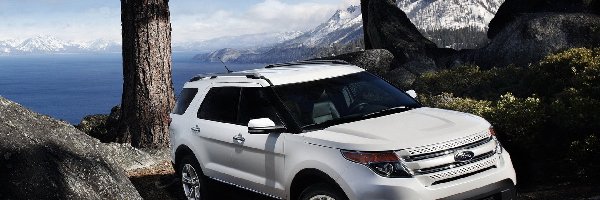 Ford Explorer, Góry, Skały, Drzewa
