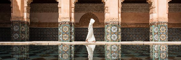 Muzułmanin, Medresa Alego ibn Jusufa, Szkoła, Marrakesz, Maroko, Człowiek, Dziedziniec