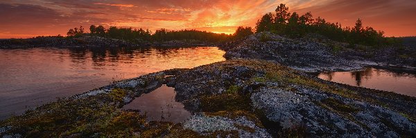 Karelia, Skały, Zachód słońca, Rosja, Drzewa, Jezioro Ładoga