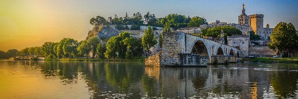 Avignon, Pałac, Rzeka, Francja