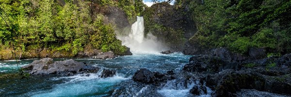 Panguipulli, Drzewa, Wodospad Huilo-Huilo Falls, Chile, Kamienie, Rzeka