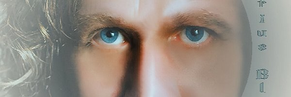 Gary Oldman, niebieskie oczy, wąsy