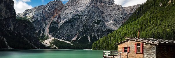 Dom, Góry Dolomity, Jezioro Pragser Wildsee, Łódki, Południowy Tyrol, Włochy