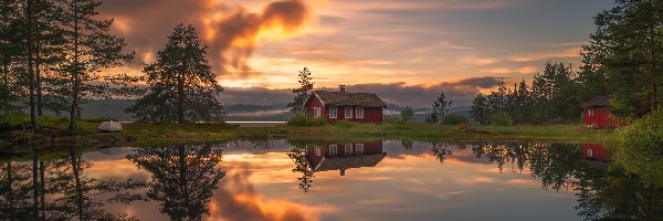 Dom, Jezioro Vaeleren, Norwegia, Gmina Ringerike, Chmury, Drzewa, Odbicie, Zachód słońca