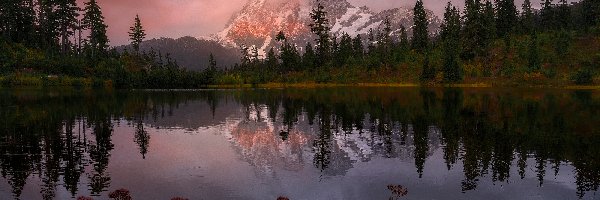 Chmury, Jezioro Picture Lake, Góry, Drzewa, Stany Zjednoczone, Stan Waszyngton