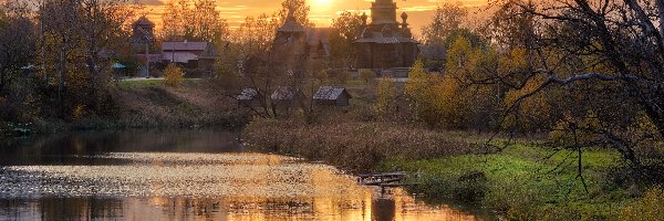 Cerkiew, Rzeka Kamienka, Jesień, Suzdal, Zachód słońca, Drzewa, Rosja, Obwód włodzimierski
