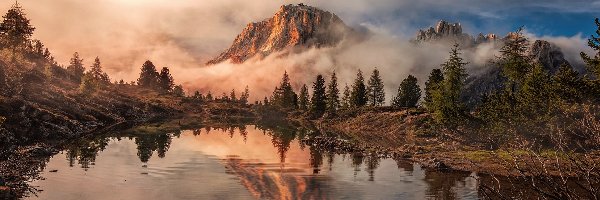 Chmury, Dolomity, Jezioro Lago Limides, Góry, Włochy, Mgła, Drzewa