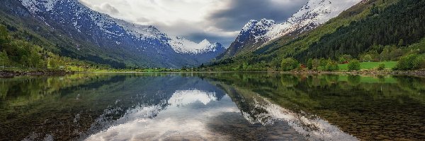 Sogn og Fjordane, Góry, Gmina Stryn, Norwegia, Floen Lake, Jezioro