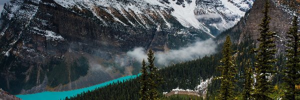 Park Narodowy Banff, Jezioro, Kanada, Skały, Śnieg, Mgła, Drzewa, Góry, Lake Louise, Alberta