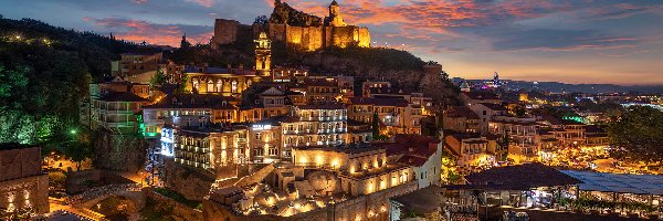 Stare Miasto, Oświetlone, Wzgórze, Tbilisi, Kościół, Miasto, Domy, Gruzja, Katedra Sioni