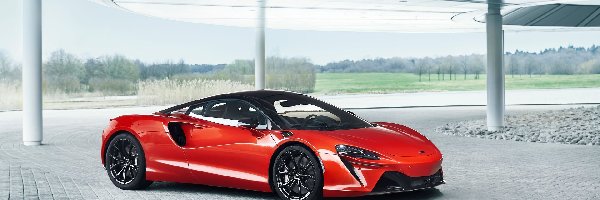 McLaren Artura Hybrid