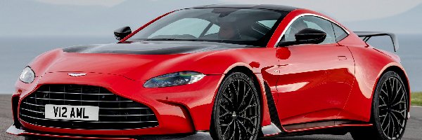 Aston Martin V12 Vantage, Czerwony