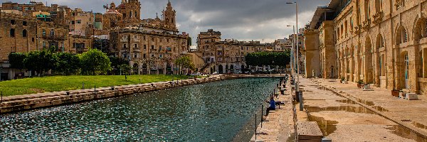 Malta, Kanał wodny, Bormla, Kościół Niepokalanego Poczęcia, Domy