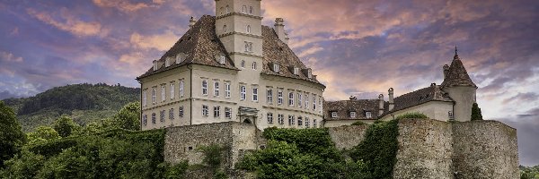 Zachód słońca, Skała, Drzewa, Zamek Schonbuhel, Austria, Chmury, Niebo