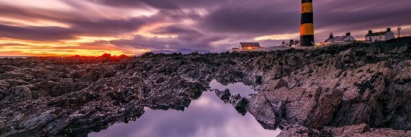 Chmury, Saint Johns Point Lighthouse, Zachód słońca, Irlandia, Latarnia morska, Skały