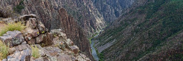 Rzeka, Skały, Stany Zjednoczone, Kolorado, Kanion, Gunnison River, Park Narodowy Black Canyon of the Gunnison, Góry