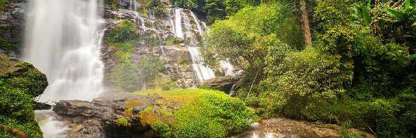 Sirithan Waterfall, Drzewa, Tajlandia, Chiang Mai, Wodospad, Skały, Park Narodowy 
Doi Inthanon, Las