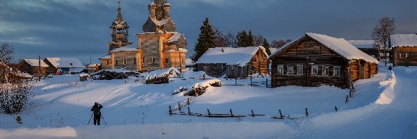 Cerkiew, Obwód archangielski, Śnieg, Zima, Wieś Kimzha, Domy, Drzewa, Rosja