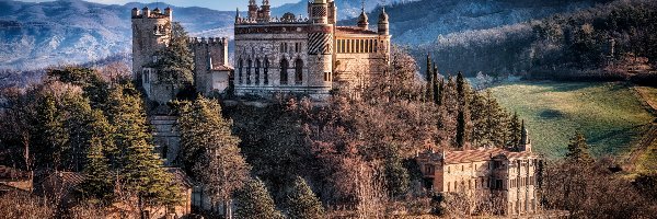 Wzgórza, Pałacyk, Włochy, Gmina Grizzana Morandi, Rocchetta Mattei, Drzewa, Jesień, Zamek