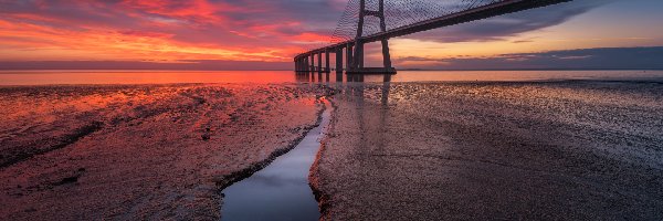 Most Vasco da Gamy, Portugalia, Lizbona, Zachód słońca, Rzeka Tag