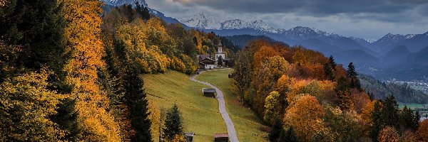 Chmury, Góry, Niemcy, Jesień, Droga, Kościół św Anny, Drzewa, Wieś Wamberg, Wzgórza, Bawaria