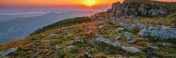 Babia Góra, Góry, Mgła, Wschód Słońca, Beskidy, Skały, Kamienie, Polska