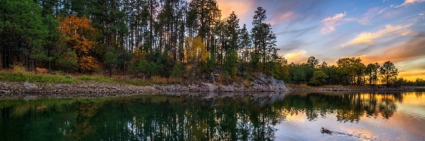 Odbicie, Jezioro, Goldwater Lake, Arizona, Stany Zjednoczone, Zachód Słońca, Drzewa