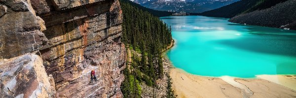 Drzewa, Louise Lake, Góry Skaliste, Alberta, Kanada, Park Narodowy Banff, Człowiek, Jezioro, Skały