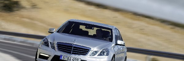Zakręt, Mercedes Benz E63