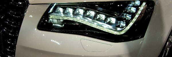 Reflektor, Audi A8 D4