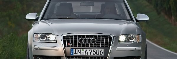 D3, Audi A8
