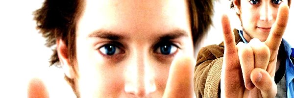 ręka, niebieskie oczy, Elijah Wood