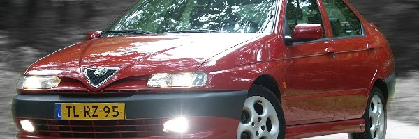 Halogeny, Alfa Romeo 146